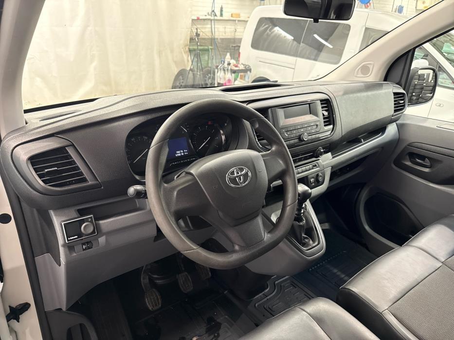 TOYOTA Proace 2017