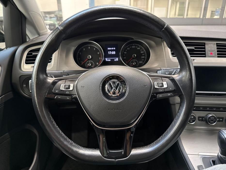 VOLKSWAGEN Golf 2015