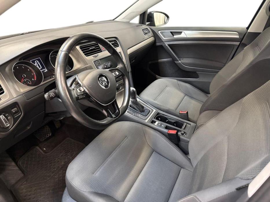 VOLKSWAGEN Golf 2015