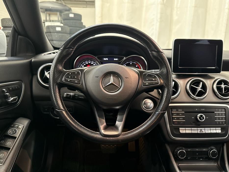 MERCEDES-BENZ CLA 2018