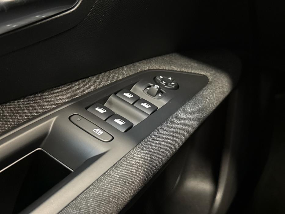 PEUGEOT 3008 2023