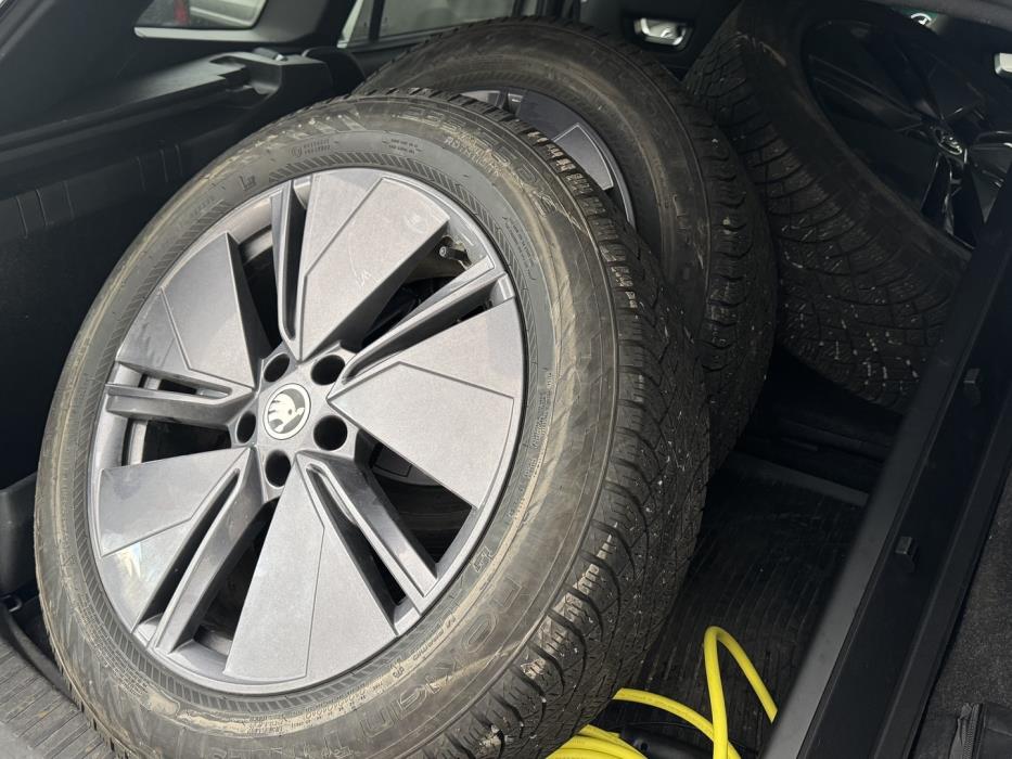 SKODA Enyaq 2023