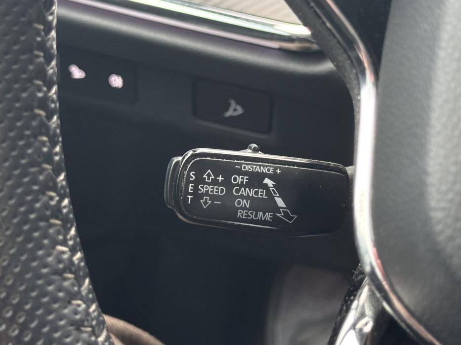 SKODA Enyaq 2023