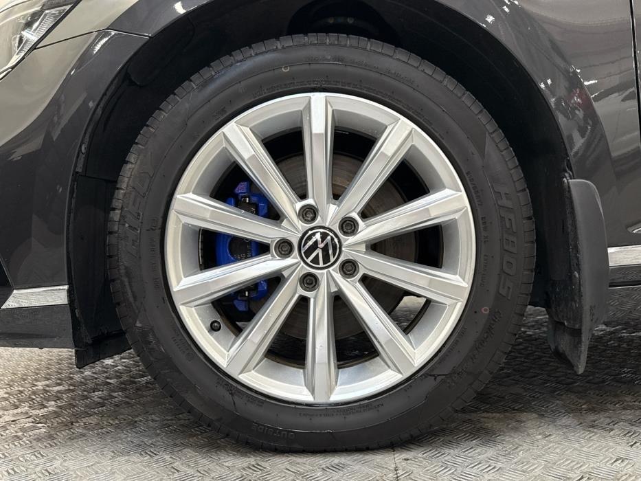 VOLKSWAGEN Passat 2021