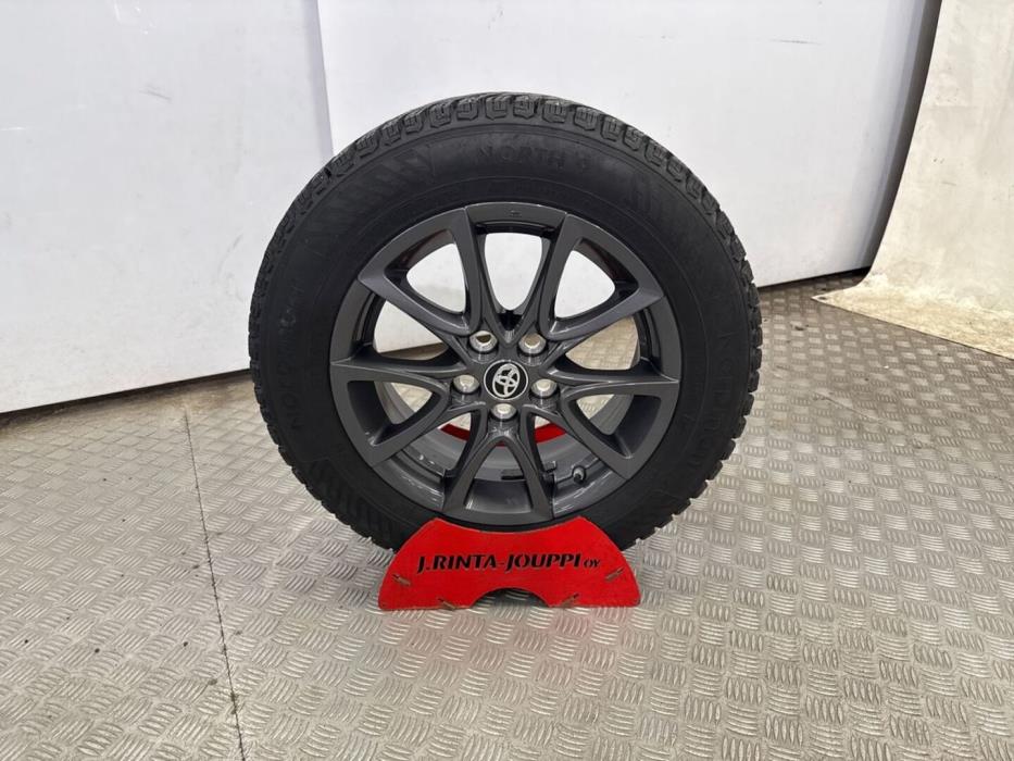 TOYOTA Yaris 2024