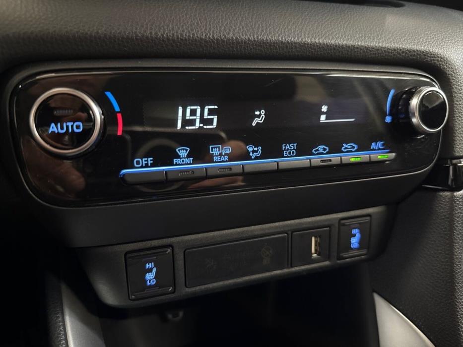 TOYOTA Yaris 2024