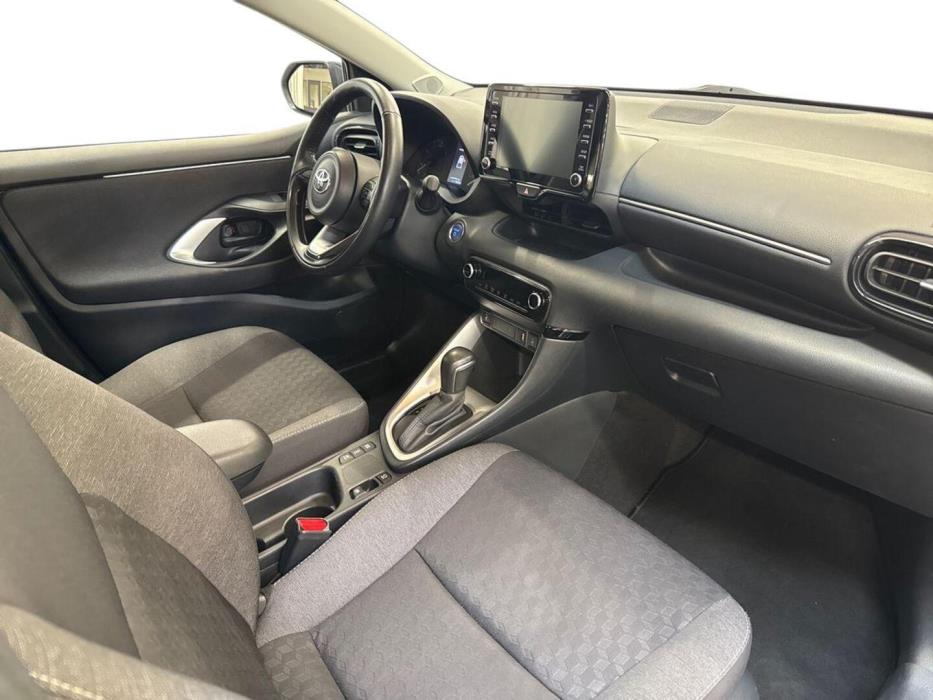 TOYOTA Yaris 2024