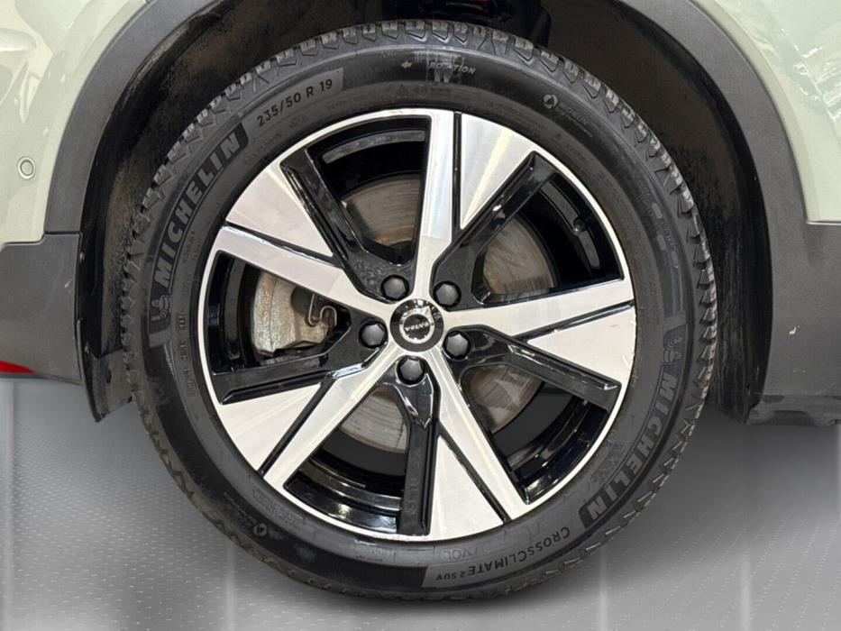 VOLVO XC40 2022