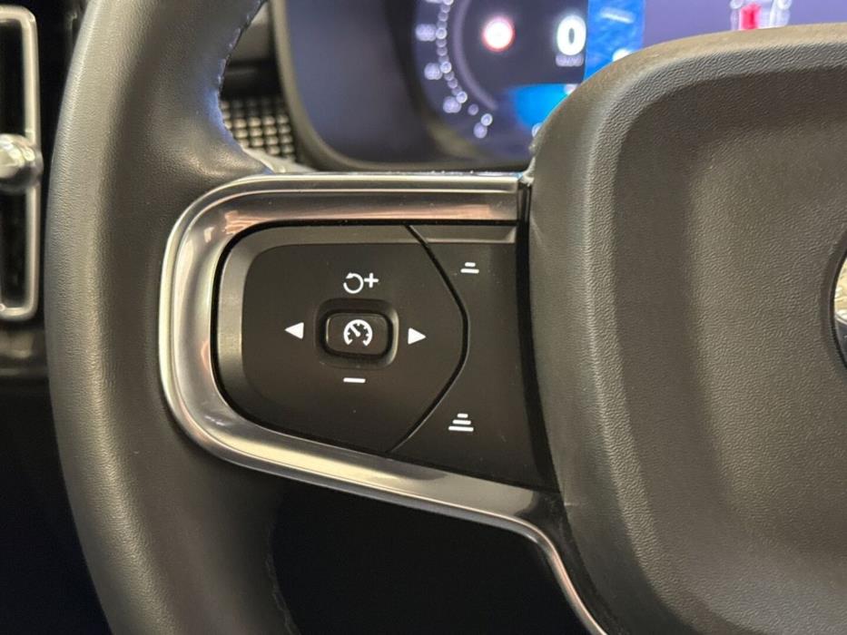 VOLVO XC40 2022