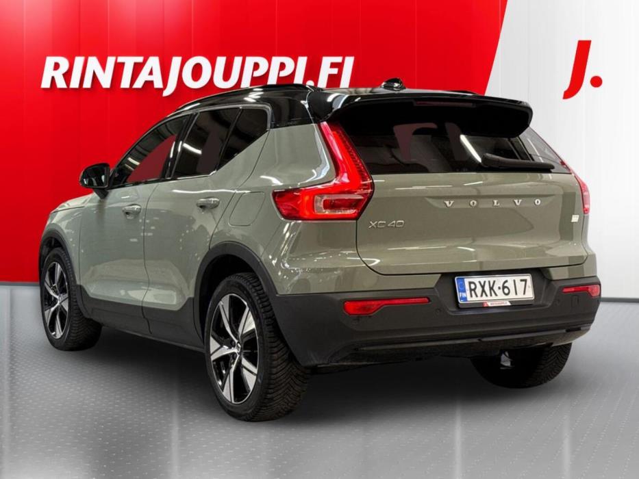 VOLVO XC40 2022