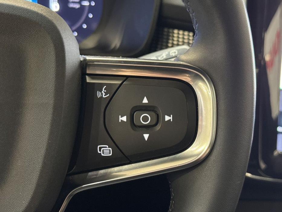 VOLVO XC40 2022