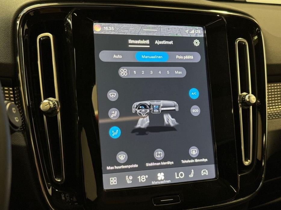 VOLVO XC40 2022