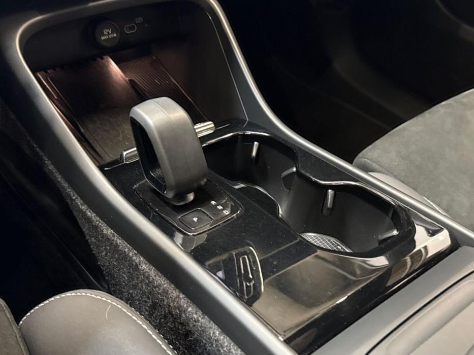 VOLVO XC40 2022