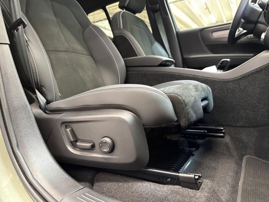 VOLVO XC40 2022