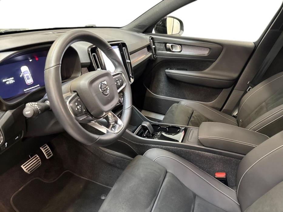 VOLVO XC40 2022