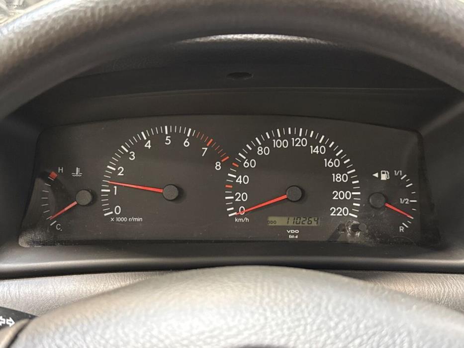 TOYOTA Corolla 2002
