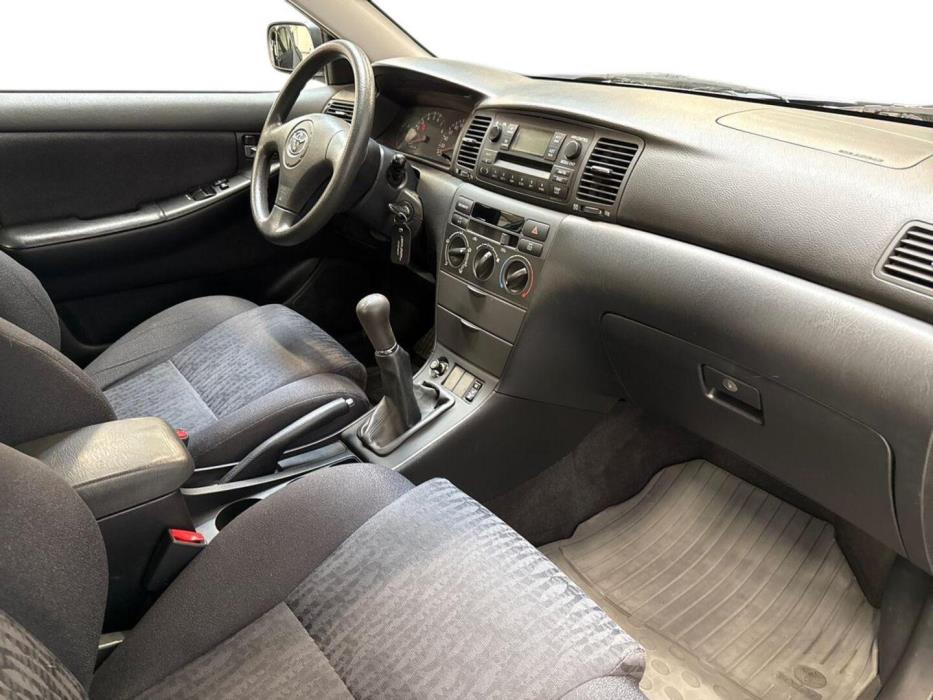 TOYOTA Corolla 2002