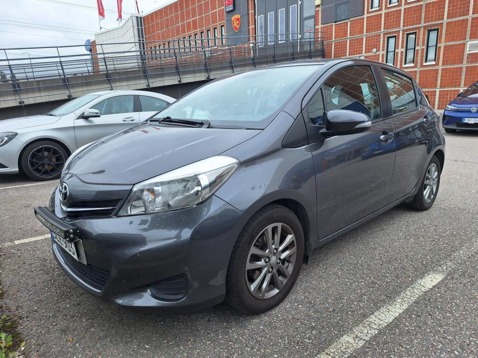 TOYOTA Yaris 2014