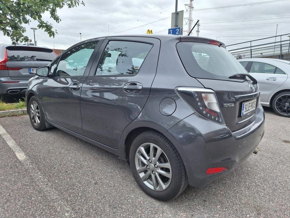 TOYOTA Yaris 2014