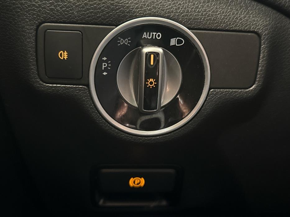 MERCEDES-BENZ A 2017