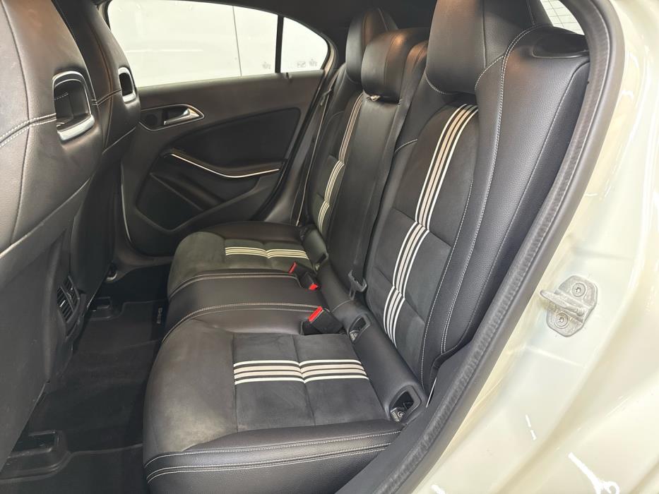 MERCEDES-BENZ A 2017