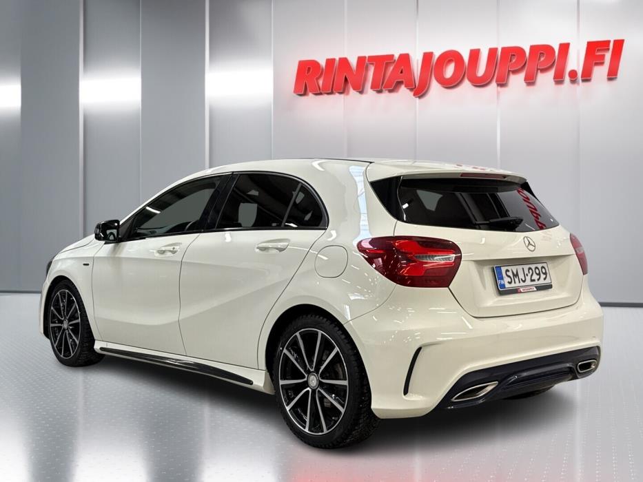 MERCEDES-BENZ A 2017