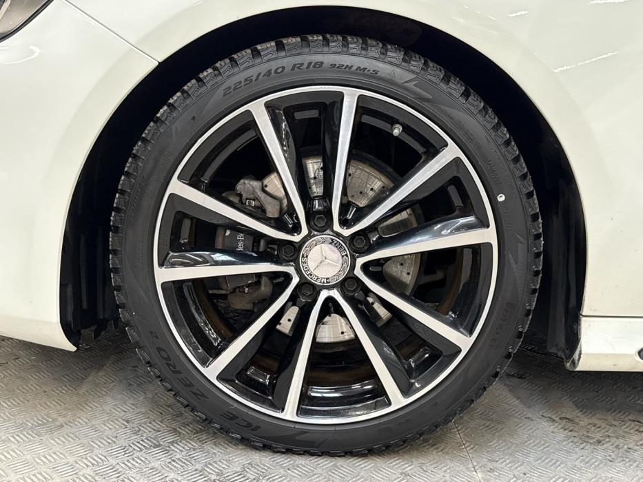 MERCEDES-BENZ A 2017