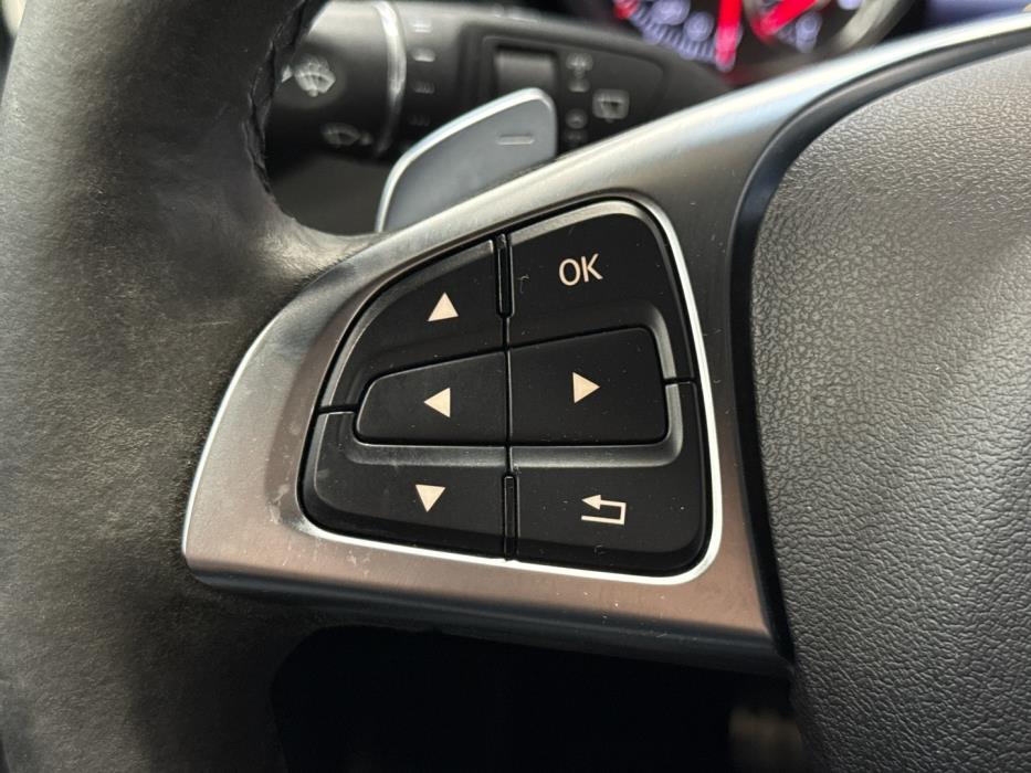 MERCEDES-BENZ A 2017