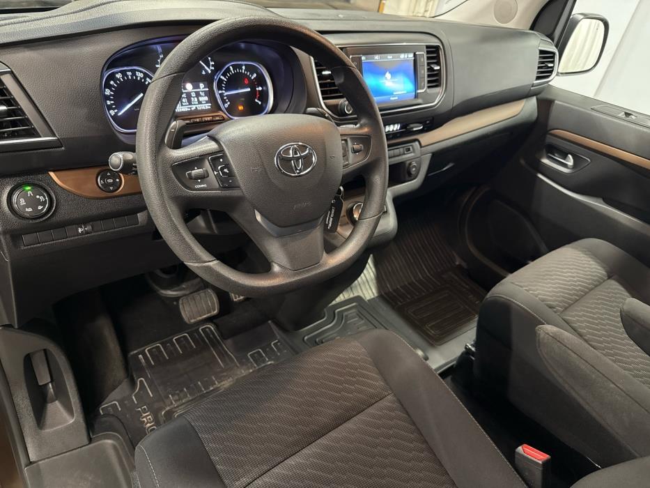TOYOTA Proace Verso 2017