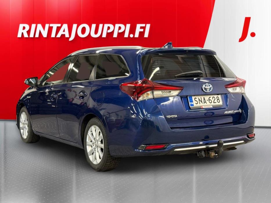 TOYOTA Auris 2016