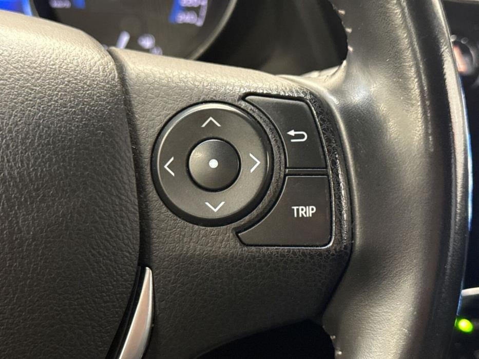 TOYOTA Auris 2016