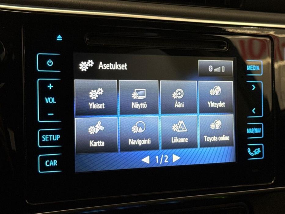 TOYOTA Auris 2016