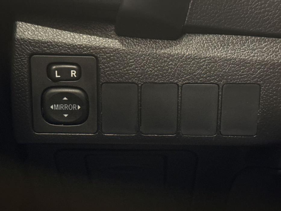 TOYOTA Auris 2016