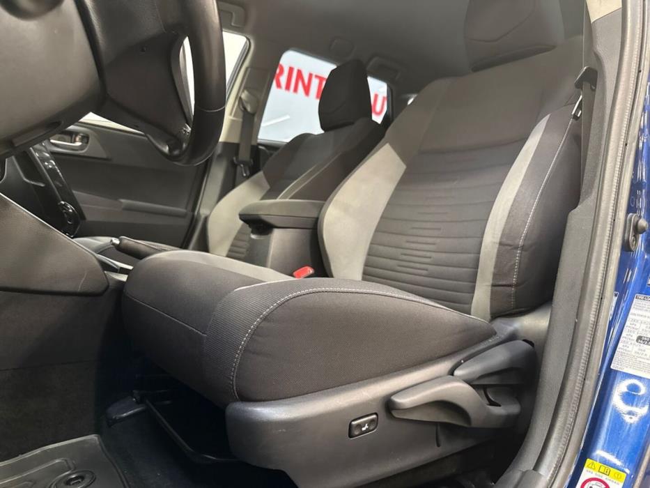 TOYOTA Auris 2016