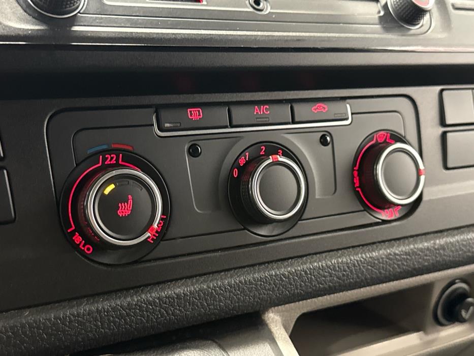 VOLKSWAGEN Transporter 2016