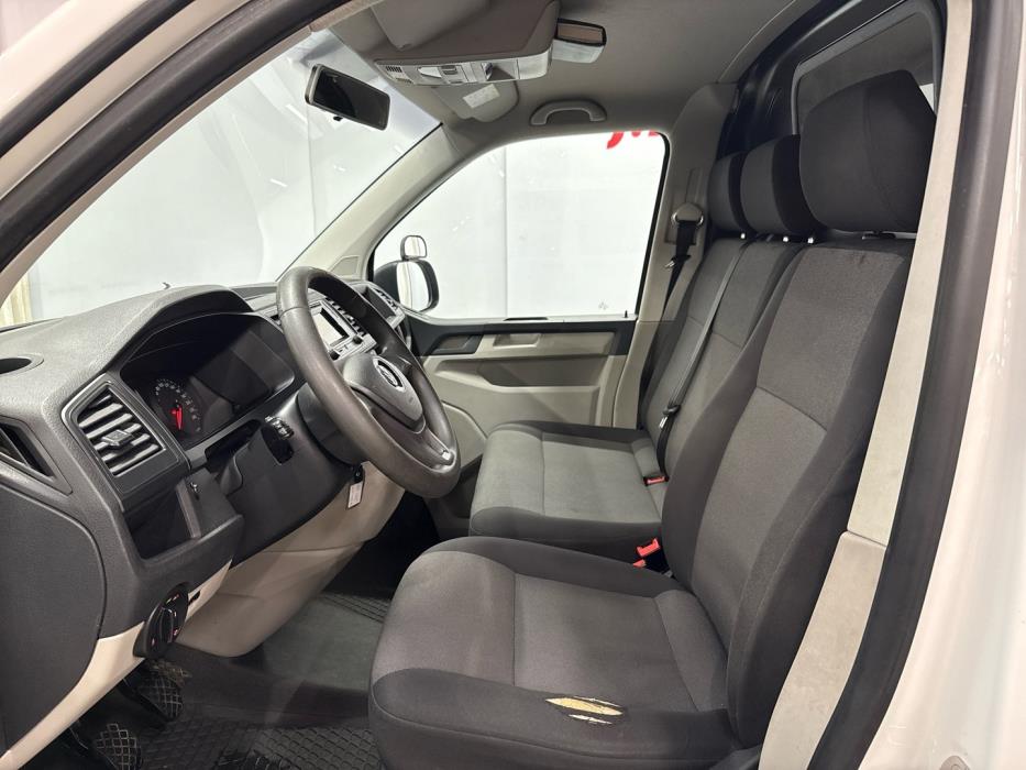 VOLKSWAGEN Transporter 2016