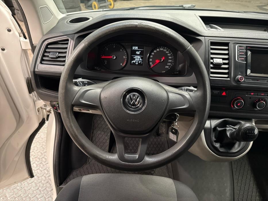 VOLKSWAGEN Transporter 2016