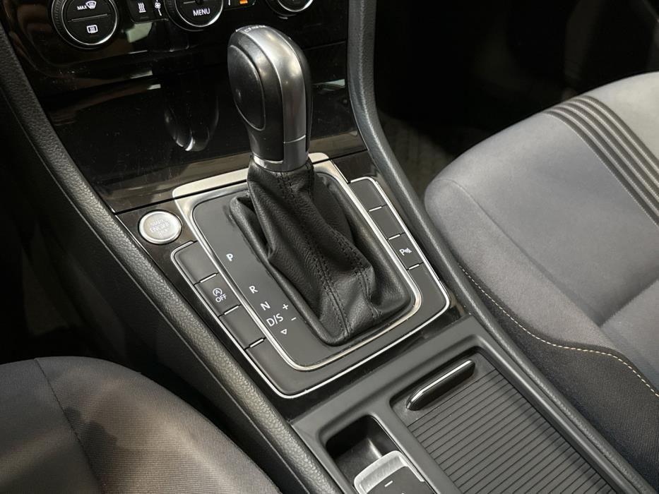 VOLKSWAGEN Golf 2017