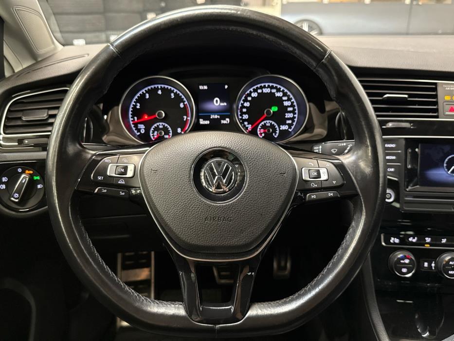 VOLKSWAGEN Golf 2017