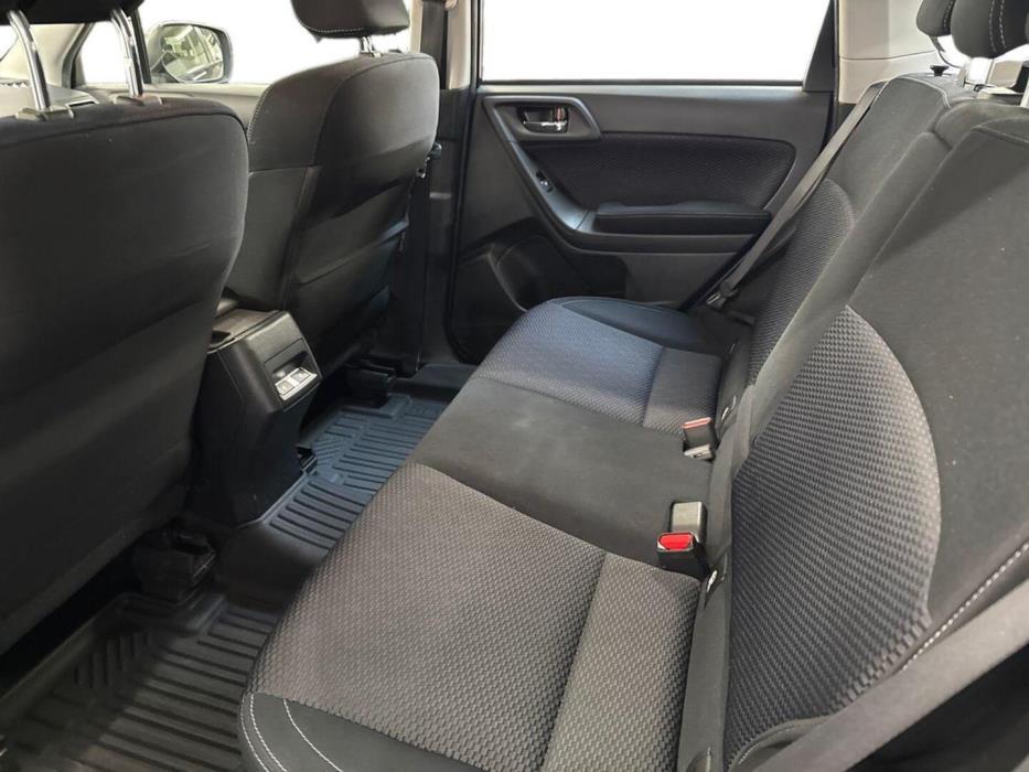 SUBARU Forester 2016