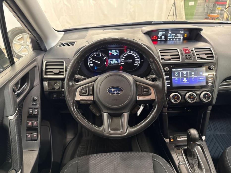 SUBARU Forester 2016