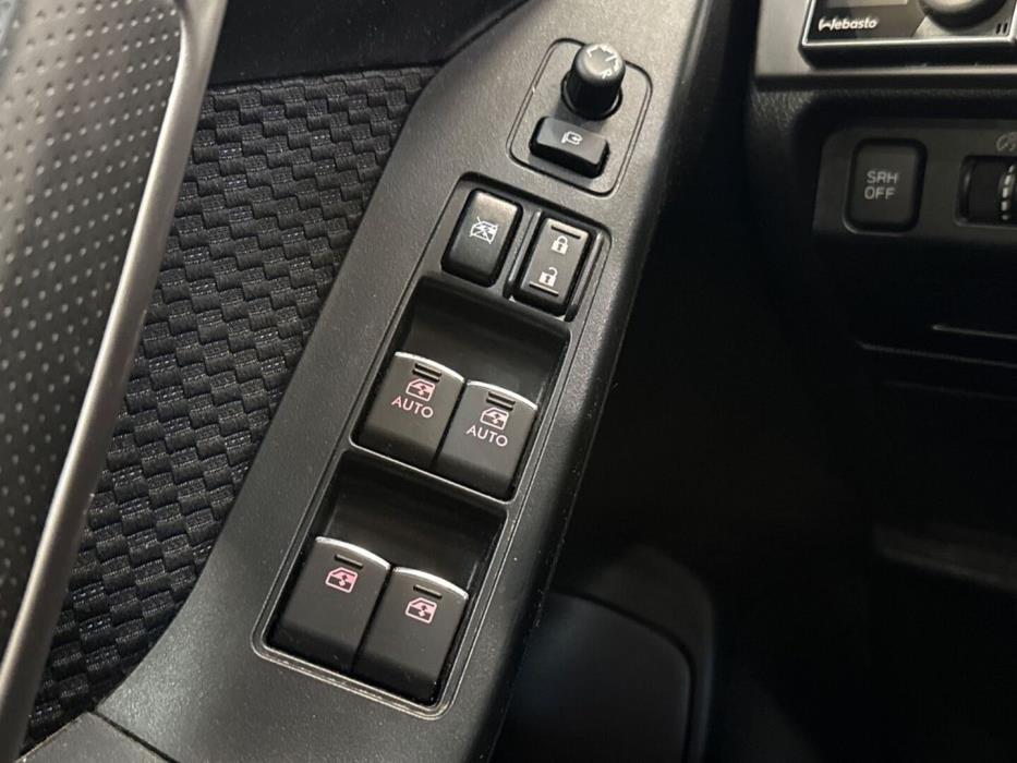 SUBARU Forester 2016