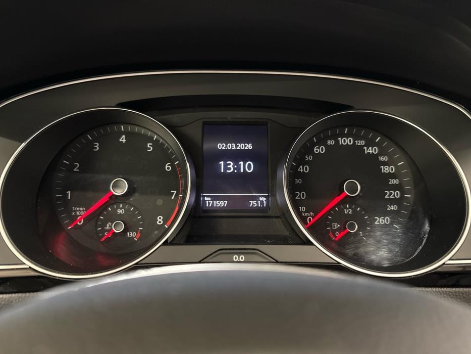 VOLKSWAGEN Passat 2018