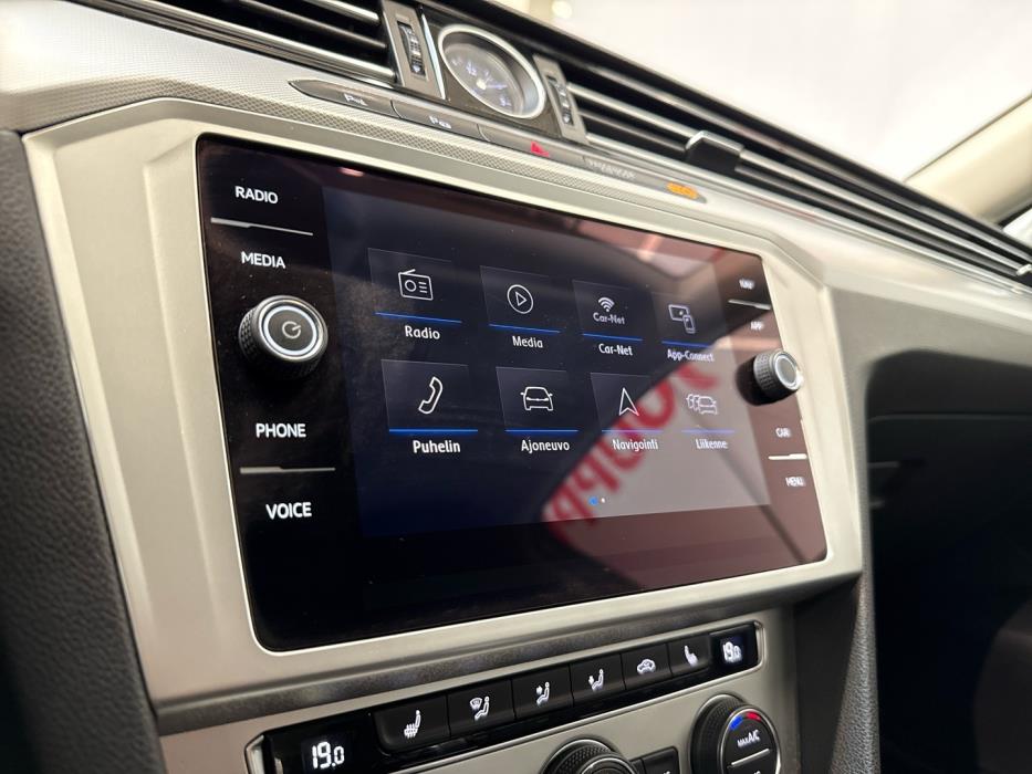 VOLKSWAGEN Passat 2018