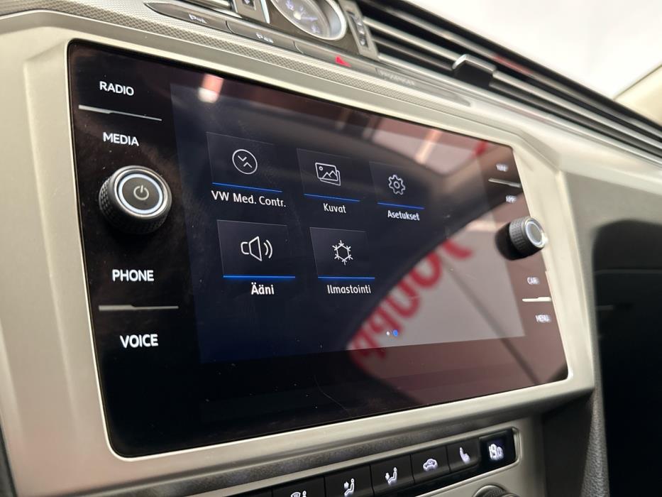 VOLKSWAGEN Passat 2018