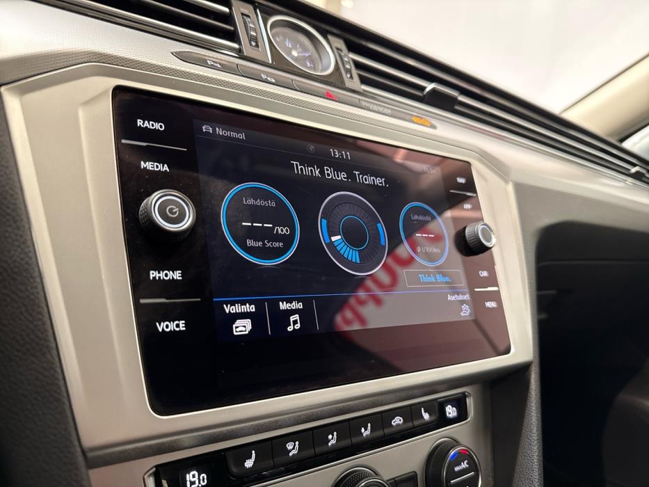 VOLKSWAGEN Passat 2018