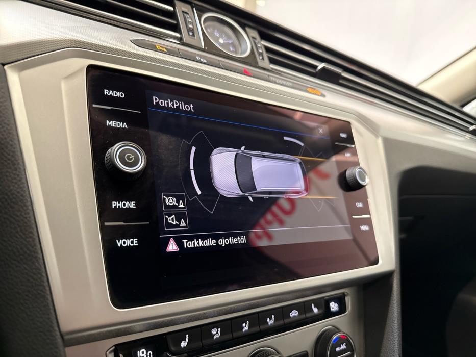 VOLKSWAGEN Passat 2018