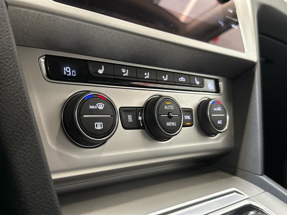 VOLKSWAGEN Passat 2018