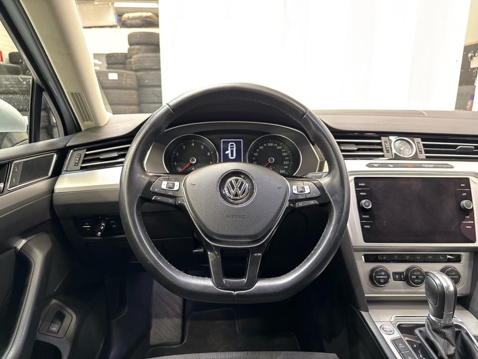 VOLKSWAGEN Passat 2018
