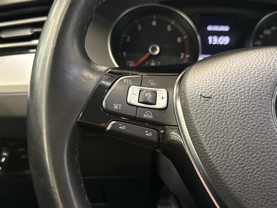 VOLKSWAGEN Passat 2018